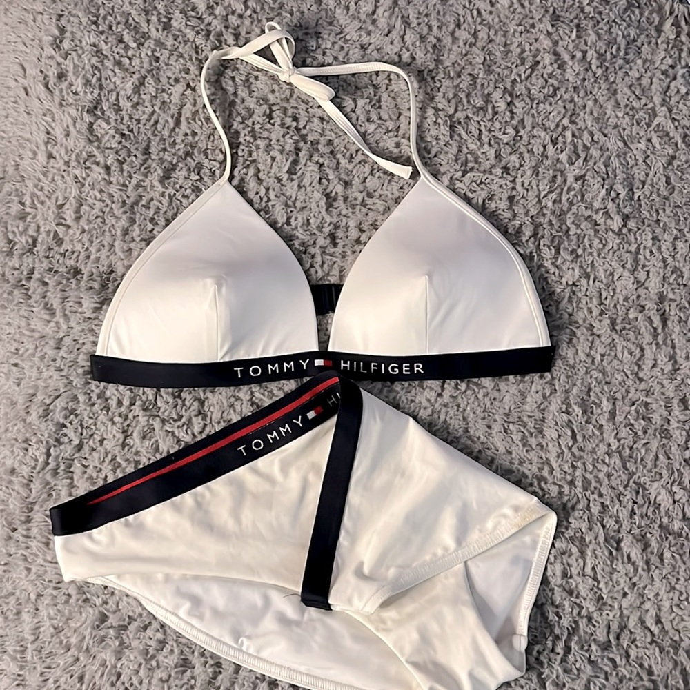 Tommy Hilfiger bathing suit set